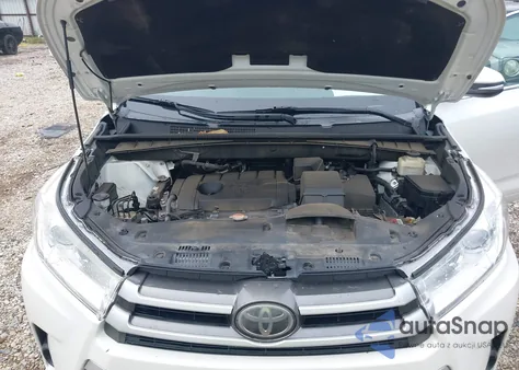 2017 Toyota Highlander Le z USA, uszkodzony, nr VIN 5TDZARFHXHS028502